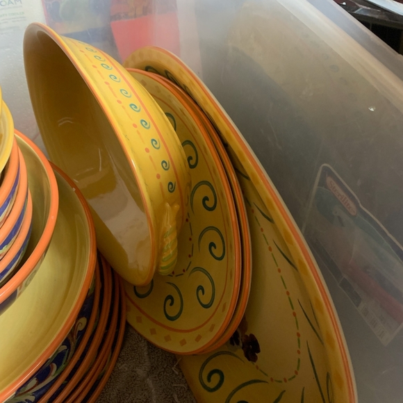 Villa Della Luna Dishware - Picture 4 of 8